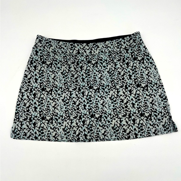 Tranquility by Colorado Clothing Skort – Leaf Print – Size L – Built-In Shorts - Picture 1 of 9